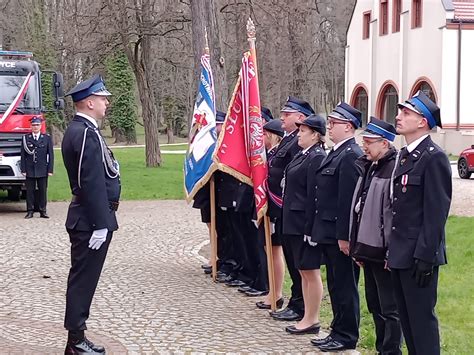 zdjęcie z uroczystości przekazania bonów OSP Blachownia