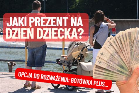 rodzic podaje dziecku wodę, na czole mokry kompres