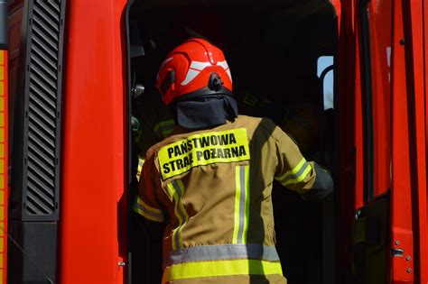 Akcja gaśnicza kilkudziesięciu zastępów straży pożarnej w Mikołowie-Kamionce