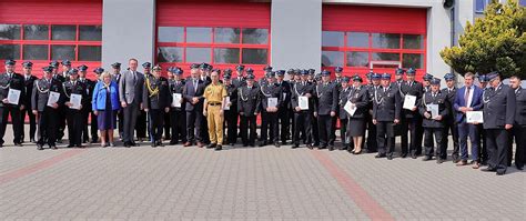 Zdjęcie z podpisania umów na dofinansowanie OSP w Kielcach