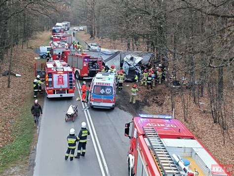Spalona kabina ciężarówki z cysterną po pożarze w Pawłowicach