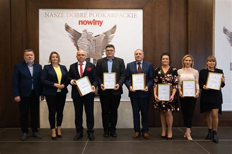 Zdjęcie z wręczenia nagród na ogólnopolskiej gali w Kielcach