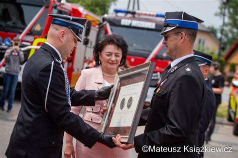 Zdjęcie z ceremonii wręczenia medalu Polonia Minor lub innych odznaczeń podczas zjazdu OSP