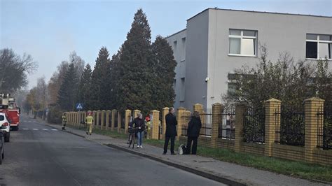 Zdjęcie opuszczonego budynku w ogniu w Aleksandrowie Kujawskim