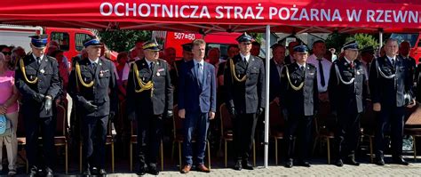 Uczestnicy uroczystości i goście honorowi 90-lecia OSP Włoszakowice