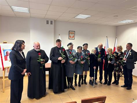 Uroczyste wręczenie odznaczeń strażakom OSP Włoszakowice podczas jubileuszu