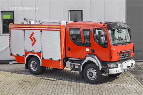 Średni samochód ratowniczo-gaśniczy Renault Midlum 220.14 w akcji