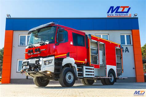 Ciężki samochód ratowniczo-gaśniczy Renault K 440 6x6