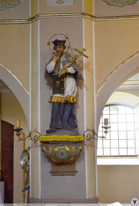XIX-wieczna figura św. Jana Nepomucena w Małowidzu