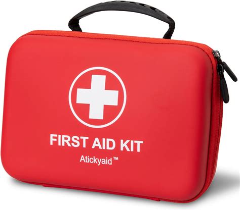 Thematic photo of an OSP vehicle at the scene of a medical emergency, with a first aid kit visible