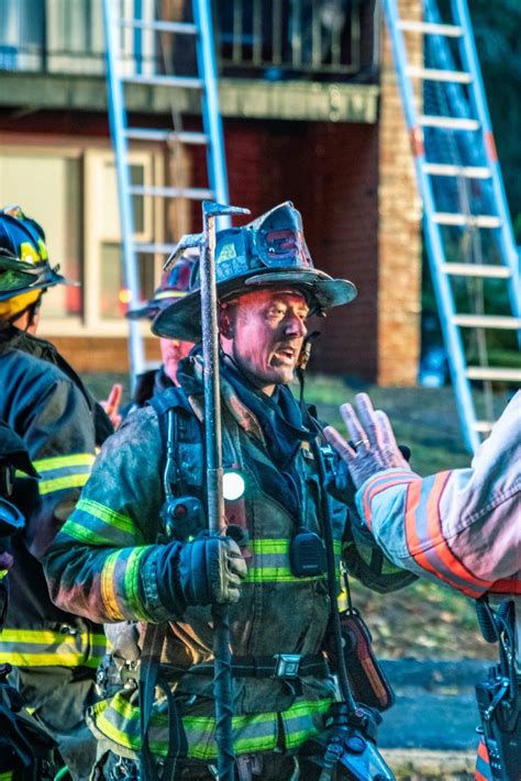 Photo of firefighters during the 2015 Łazienkowski Bridge fire