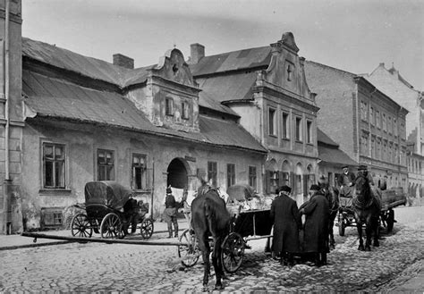 Ulica Sobieskiego w Bielsku około 1905 roku, z remizą OSP