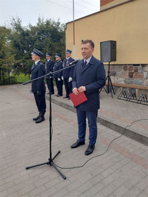 Zdjęcie prezesa OSP Chorzów podczas przemówienia