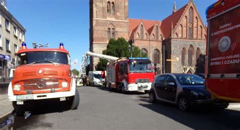 zdjęcie Sebastiana Bartosza Lipińskiego w stroju strażackim