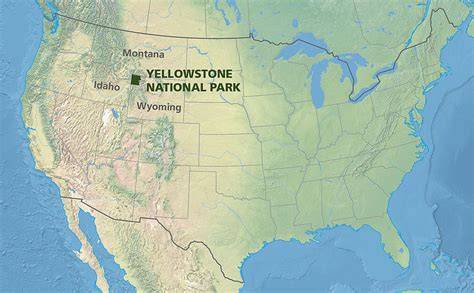 Mapa Parku Narodowego Yellowstone z zaznaczeniem jego granic w stanach Wyoming, Montana i Idaho oraz kluczowych atrakcji turystycznych