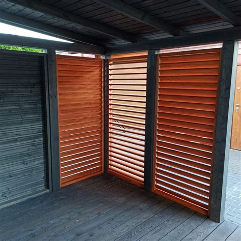 Zdjęcie Jelcza 005 z charakterystycznymi żaluzjami aluminiowymi