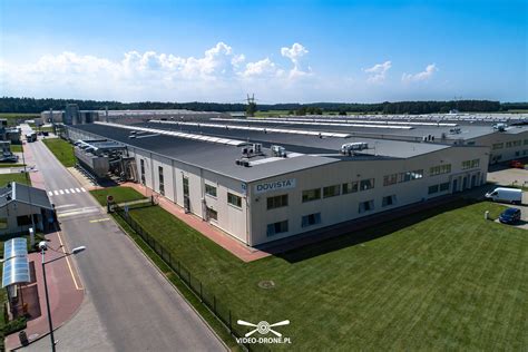 Zdjęcie fabryki International Paper Kwidzyn nocą lub podczas akcji gaśniczej