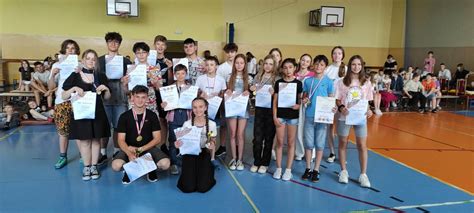 Wręczanie pucharów i dyplomów zwycięzcom