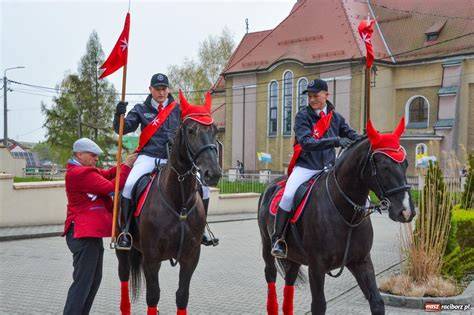 Zdjęcie z uroczystej procesji strażackiej w Kończycach Wielkich