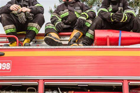 Thematic photo of a fire engine with OSP volunteers in action