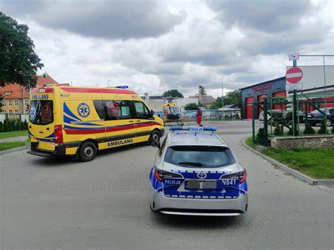 Zdjęcie taboru OSP Linia przed remizą