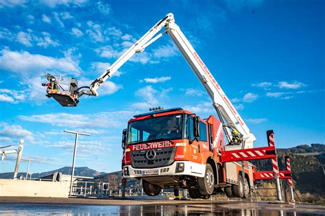 Zdjęcie pięcioosiowego podwozia Scania P450 z zamontowaną zabudową Bronto Skylift