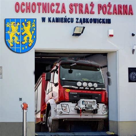 Porównanie rzeczywistego wozu strażackiego OSP Kamieniec Ząbkowicki z jego modelem w grze Emergency 4