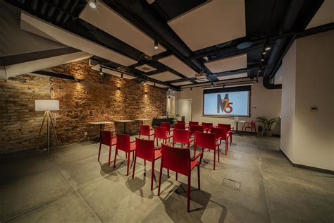 Nowoczesna sala konferencyjna z elastycznym układem na Mińskiej 75