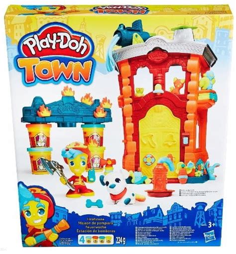 Detale zawartości opakowania Play-Doh Remiza Strażacka