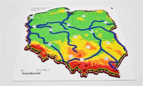 Mapa Centralii z oznaczeniem szacunkowej powierzchni zajmowanej przez podziemny pożar i strefami temperatury gruntu.