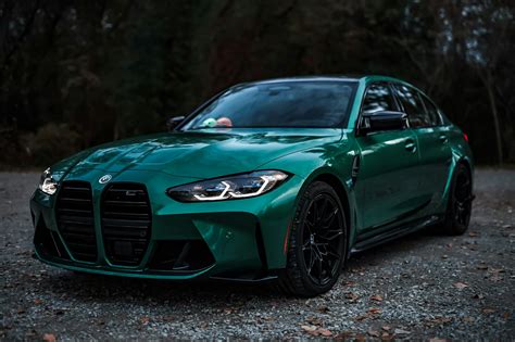 Tematyczne zdjęcie płonącego samochodu BMW