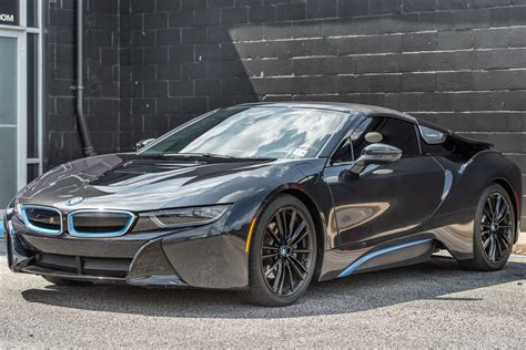 Zdjęcie spalonego BMW i8