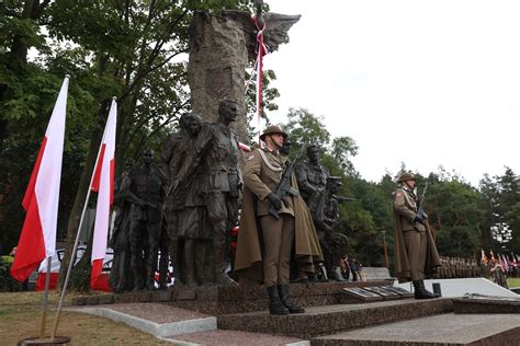 Zdjęcie pomnika żołnierzy AK w Budach Łańcuckich