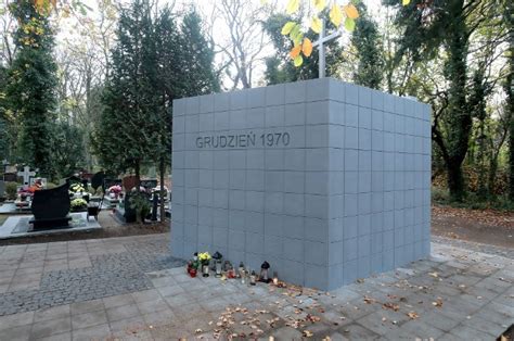 Zdjęcie pomnika upamiętniającego ofiary Grudnia 1970 w Szczecinie