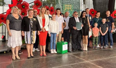Zdjęcie z ceremonii wręczenia nagród na etapie powiatowym