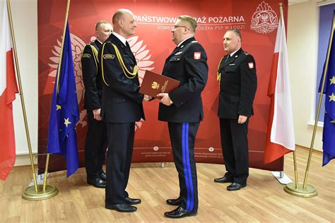 zdjęcie z uroczystego wręczenia deklaracji wstąpienia do PSP w Oleśnicy