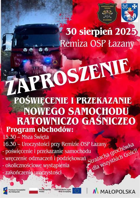 Uroczystość przekazania nowego samochodu strażackiego przed Urzędem Gminy Deszczno z udziałem lokalnych władz i przedstawicieli PSP