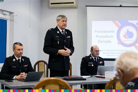 Zdjęcie przedstawiające nowo wybrane prezydium zarządu OSP