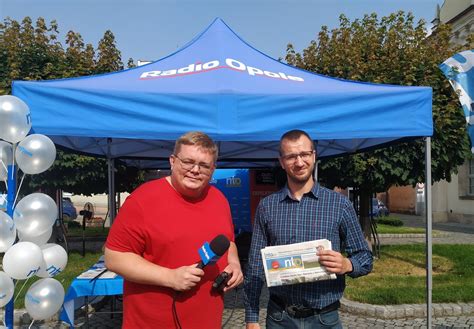 Zdjęcie z obchodów 70-lecia nto i Radia Opole w Komprachcicach