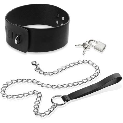 Gadżety BDSM takie jak obroże, pejcze i maski