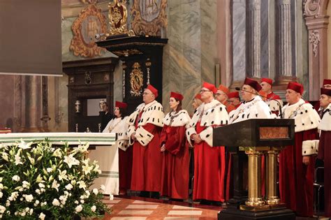 Uroczysta msza święta z pocztami sztandarowymi w Długiej Kościelnej