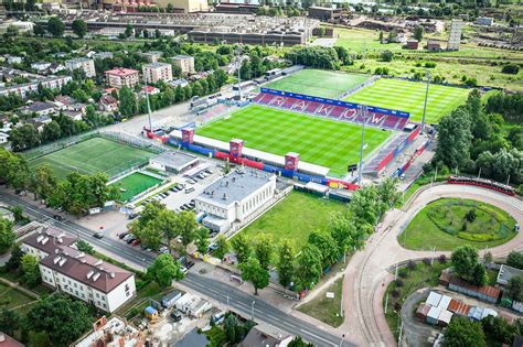 Schemat lub zdjęcie stadionu Warty Rumin po modernizacji.