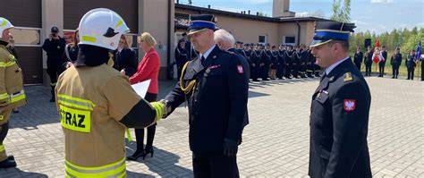 Fotografia z uroczystości przekazania sprzętu dla jednostek OSP