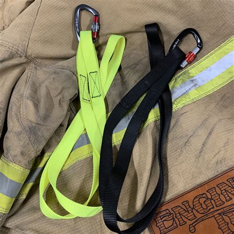 Photo of a rescue loop (tubular webbing) with a carabiner