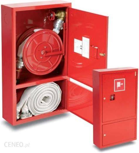 Zdjęcie przedstawiające stary hydrant wewnętrzny z wężem płasko składanym i nowoczesny hydrant z wężem półsztywnym