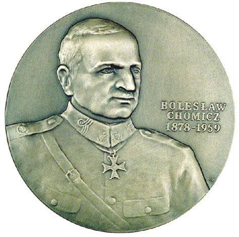 zdjęcie produktowe Medalu Honorowego im. Bolesława Chomicza w dekoracyjnym etui