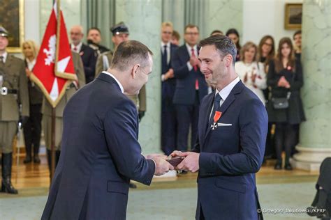 Zdzisław Parzych odbierający odznaczenie od Prezydenta RP