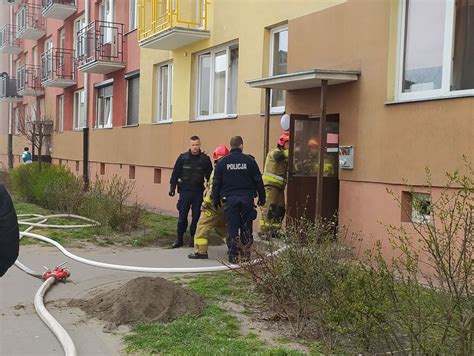 Akcja gaśnicza straży pożarnej w bloku przy ul. Potockiej