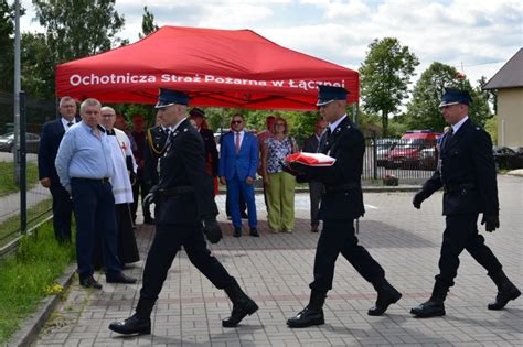 Uroczystość przekazania wozu strażackiego OSP Lipowiec z udziałem oficjeli