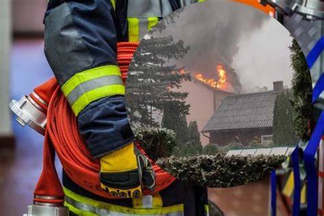 Zastępy straży pożarnej walczące z ogniem w powiecie kościerskim